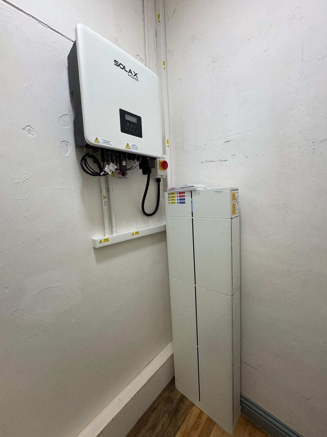 SolaX inverter & battery