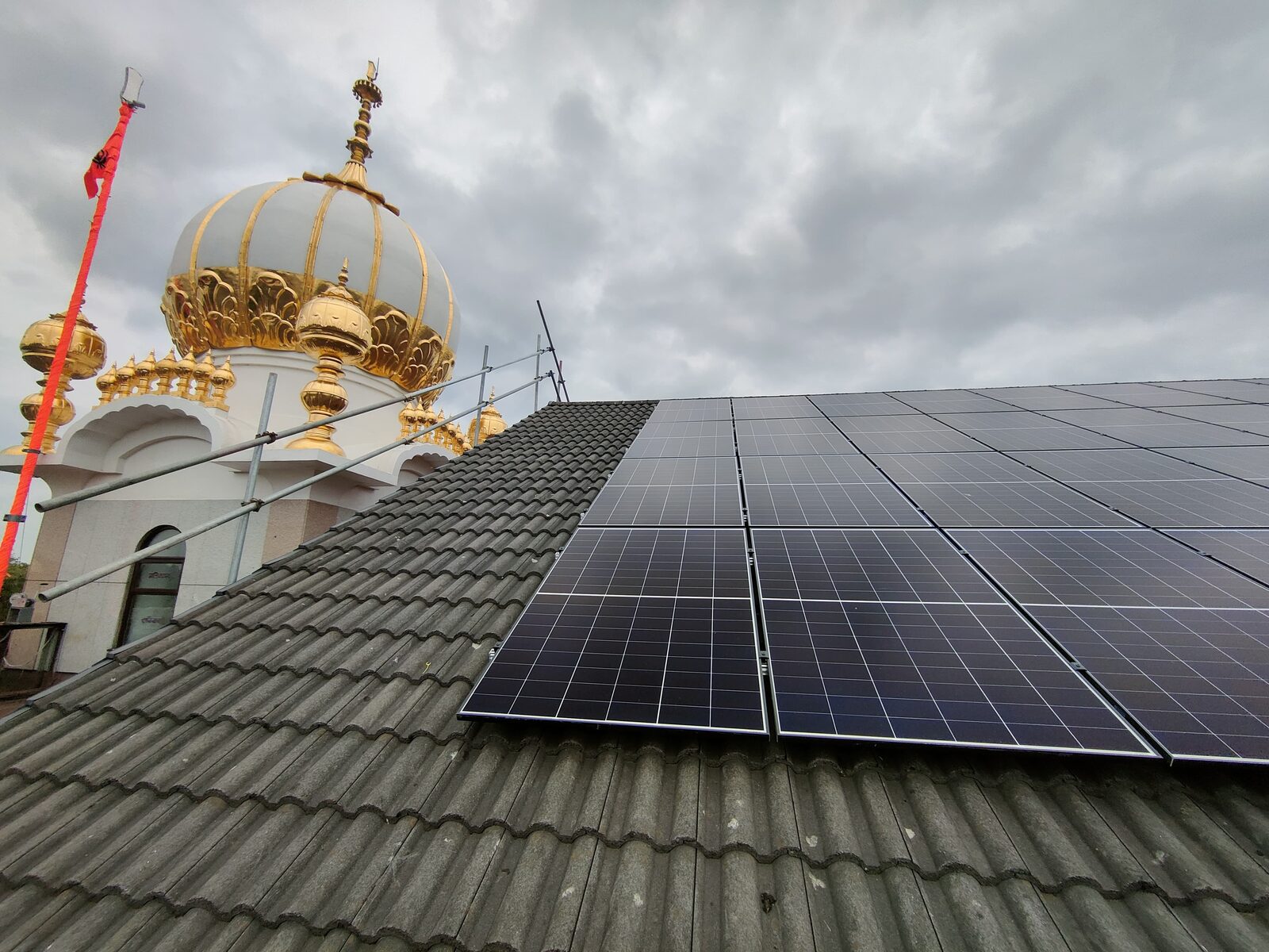 Guru Nanak Gurdwara, Smethwick - rooftop array